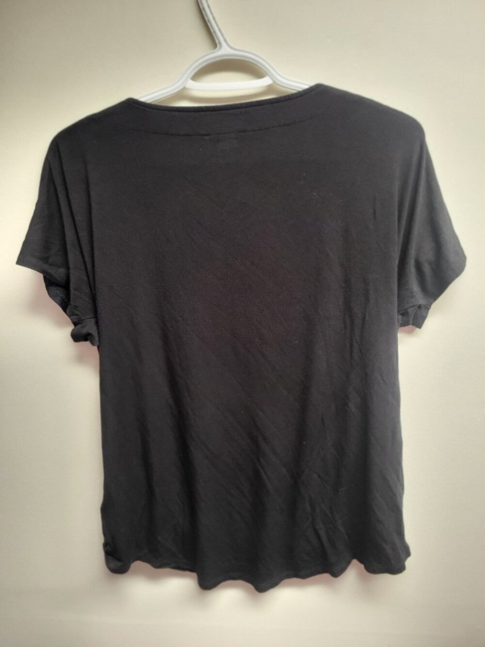 Cable & Gauge Black Cold Shoulder Grommet Top Size M Cutout Knit - Picture 3 of 11